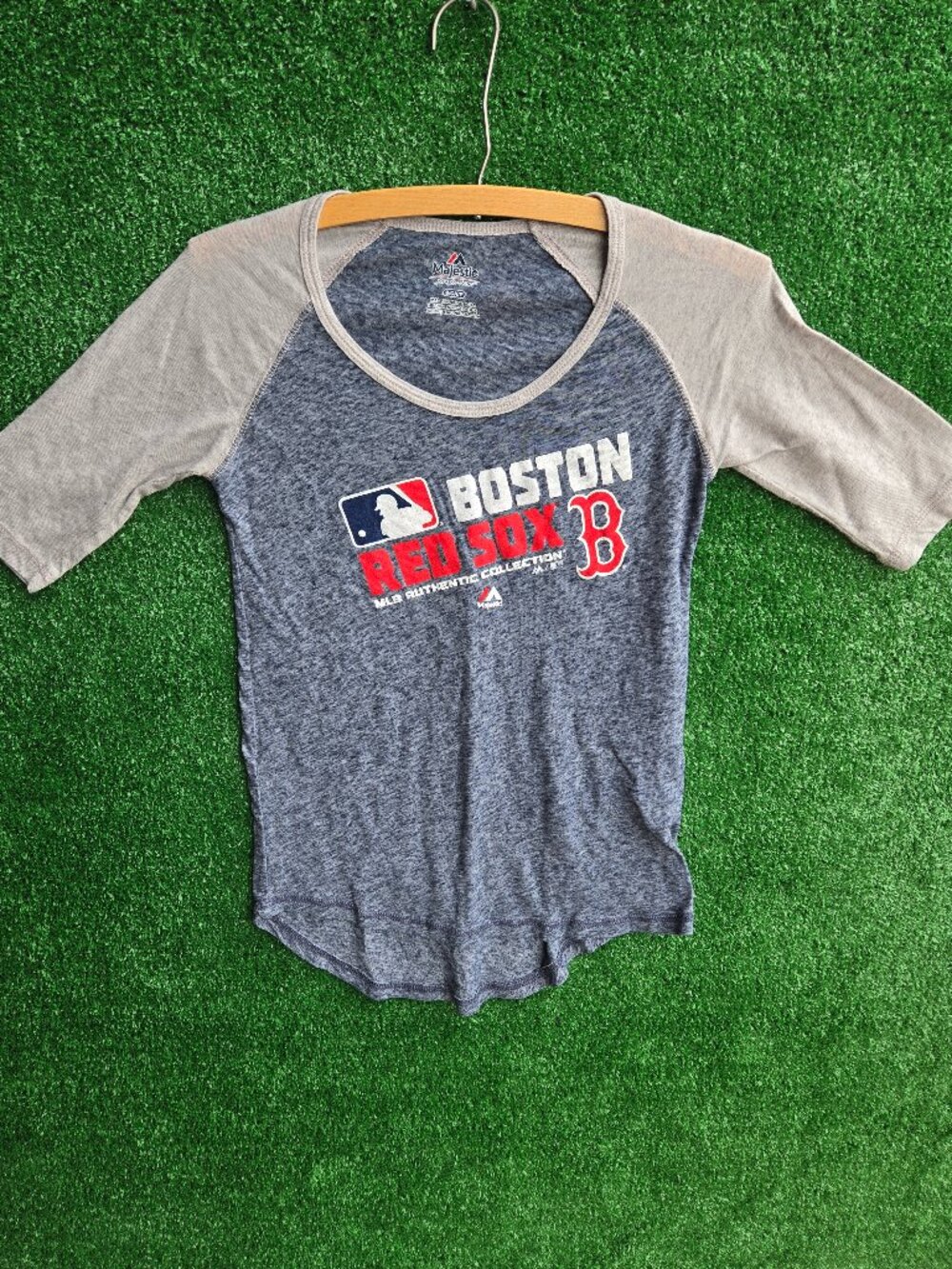 MLB Boston Red Sox baseball raglan style shirt